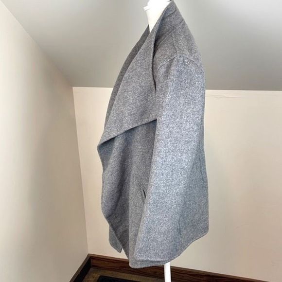 J. Jill Gray Women's Cardigan Sweater - Picture 2 of 8